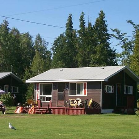 Wee Point Resort Manitowaning Szoba fotó