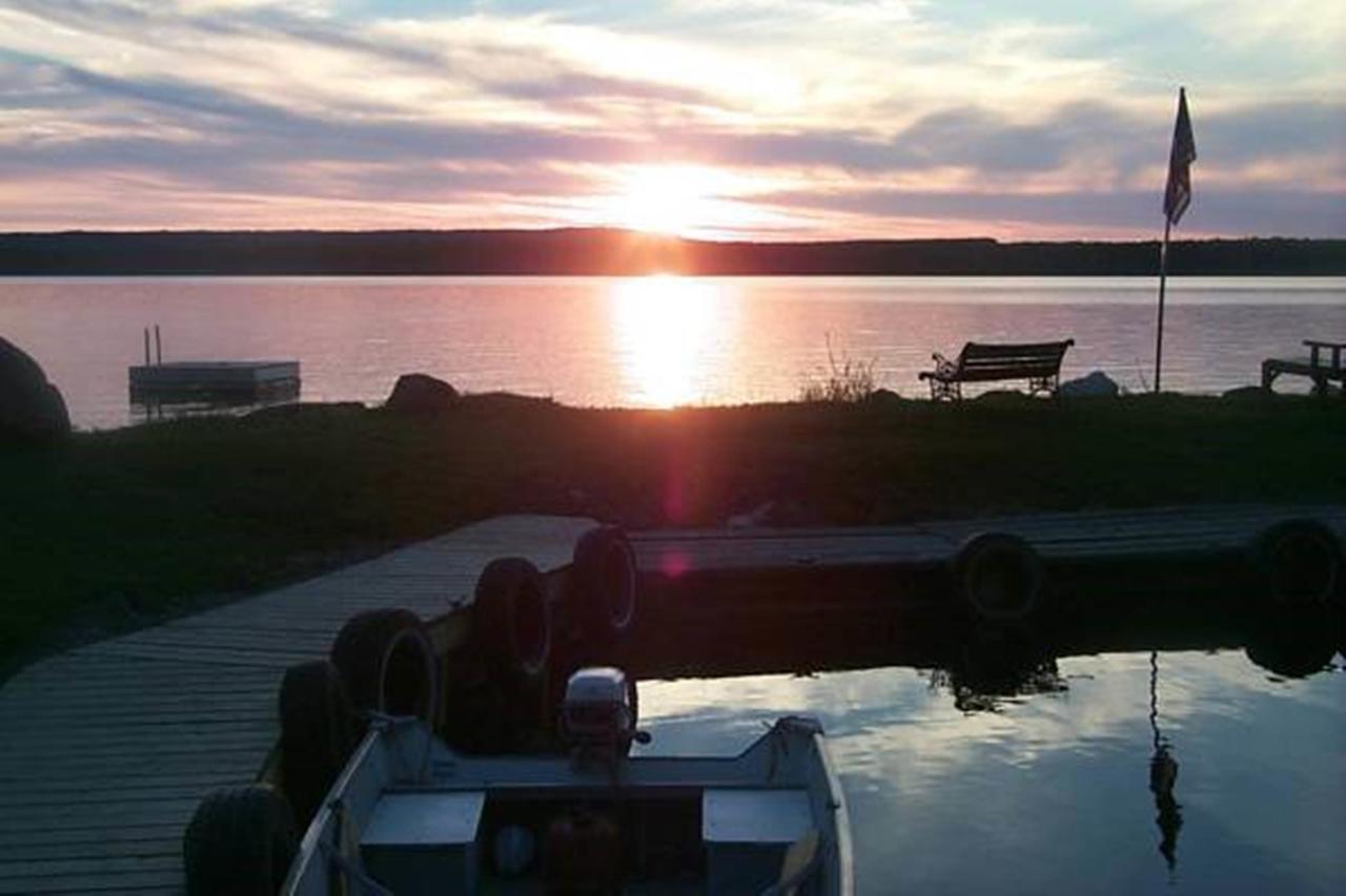Wee Point Resort Manitowaning Kültér fotó