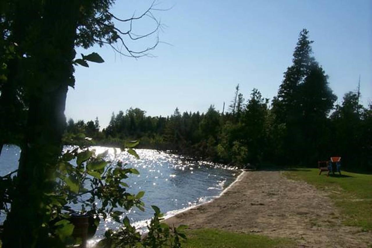 Wee Point Resort Manitowaning Kültér fotó
